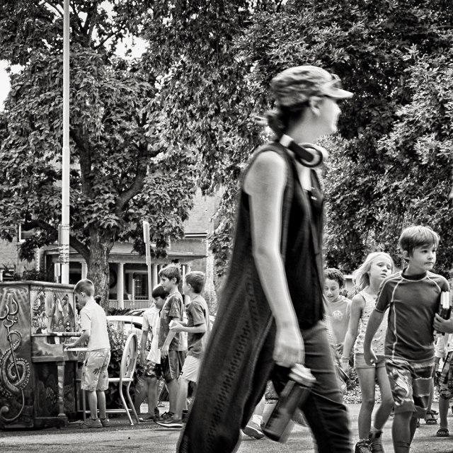 andthepianocallssilently